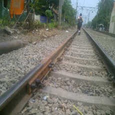 Cerita Warga Soal Rel Gompal Penyebab KRL Anjlok di Stasiun Cilebut