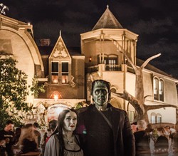 6 Rumah Bergaya Nyentrik, dari Batman Hingga Star Wars