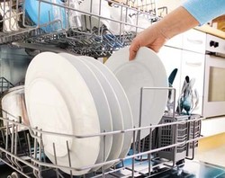 Cuci Piring dan Gelas Berhadiah Jutaan Rupiah!