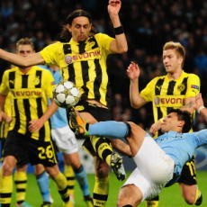 Protes Penalti, Bek Dortmund: Memangnya Harus Potong Tangan?