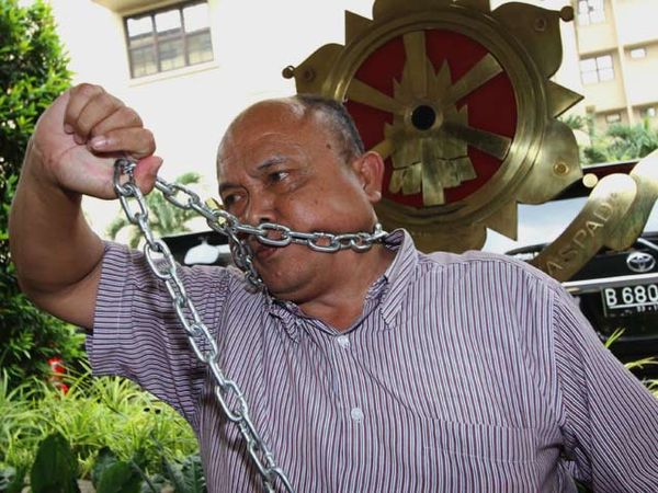 Aksi Pasung Diri di Bareskrim Polri