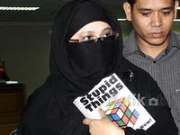 Yulianis Bersaksi untuk Angie