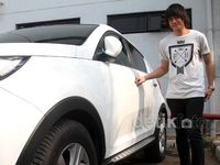 Kevin Aprilio dan Mobil Putih Kesayangannya