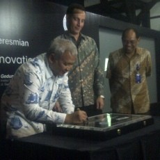 RIM Resmikan Blackberry Innovation Center di ITB