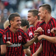 Dortmund Mencari Penebusan, Eintracht Siap Melaju Lagi