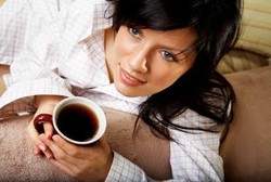 Berlebihan Minum Kopi Bisa Merusak Mata