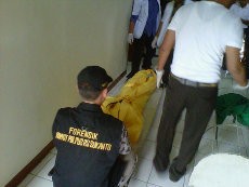 Jenazah Mahasiswa S3 UI Dibawa ke RS Kramat Jati untuk Diautopsi