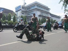 Rayakan HUT TNI, Kopka Subagyo Jalan Kaki 24 Jam