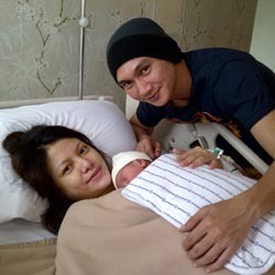 Ini Dia Bayi Laki-Laki Anji & Wina