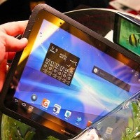 Fujitsu Arrows, Tablet PC Windows 8 Tahan Air 