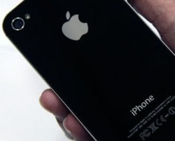 Walah, Bapak Tua Curi iPhone dari Bayi