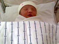 Ini Dia Bayi Laki-Laki Anji & Wina
