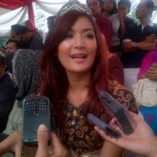 Mau Jadi Penyidik KPK? Puteri Indonesia 2011: Mungkin Nanti