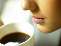 Banyak Minum Kopi Bisa Berisiko Glaucoma