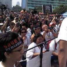 Pendukung KPK Cari SBY dengan Menyanyikan Lagu Alamat Palsu