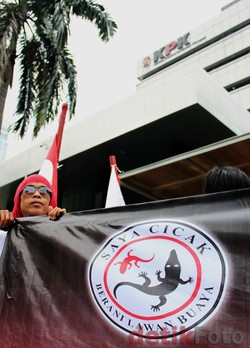 CiCaK Tuntut SBY Perintahkan Polri Tidak Membangkang & Copot Kapolri