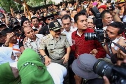 Tampil Bareng Prijanto, Foke Berpesan Pejabat Tetap Profesional di Bawah Jokowi