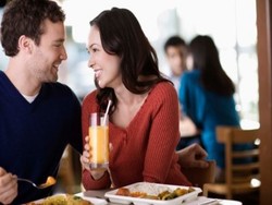 Pacaran Membuat Wanita Jadi Lebih Gendut?