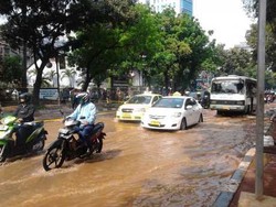 Pipa PAM di Kebon Sirih Bocor, Pasokan Air Warga Sekitar Bakal Terganggu