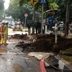 Pipa Bocor di Jl Kebon Sirih, Air PAM di Cikini & Kampung Bali Mati
