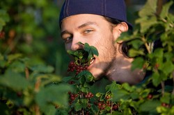 Tips Memilih Tumbuhan yang Bisa Dimakan di Hutan