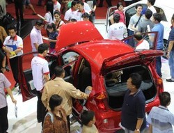Tanpa Mobil Murah, Penjualan Mobil Hampir Tembus 1 Juta Unit
