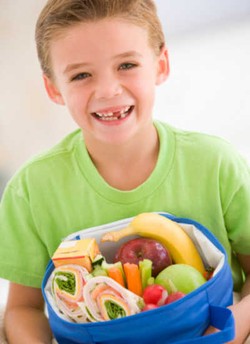 Ini Dia Trik Memberi Bekal Sayur dan Buah Untuk si Kecil!