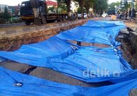 Jalan Dekat Kantor Gubernur Kaltim Amblas