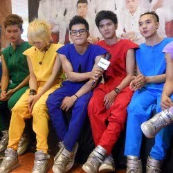 Ngegombal, Playboyz Gaet Ressa Herlambang