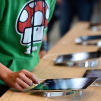  Apple Dikabarkan Pesan 10 Juta iPad Mini