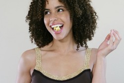 Begini Caranya Agar Ngemil Nggak Kebablasan