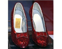 Unik, Sepatu Anti Nyasar yang Dilengkapi GPS