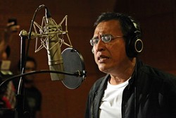 Iwan Fals Belajar Tarian Gangnam Style