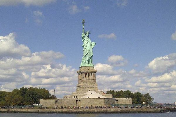 Pesona Si Nona Liberty