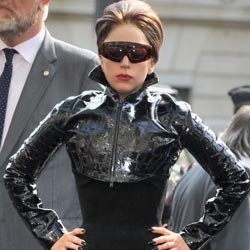 Konser di Barcelona, Lady Gaga Muntah di Atas Panggung