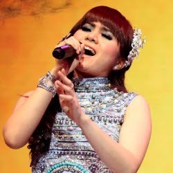 Dikabarkan Pacaran, Momo dan David NOAH Berhubungan Baik