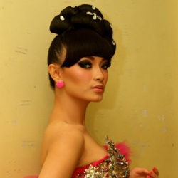 Syurkianih Alias Zaskia Si Goyang Itik yang Bikin Heboh