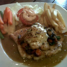 Chicken Duxelle, Lezatnya Lelehan Keju di Atas Dada Ayam