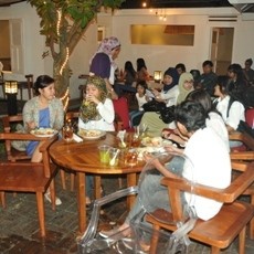 Siete Kafe, Rangkul Komunitas di Bandung