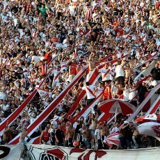 Wow, Suporter River Plate Bikin Spanduk Sepanjang 7,8 KM