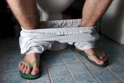 Jangan Paksa Ngeden Saat BAB Kalau Tak Ingin Jantungan