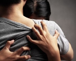 Tanda-tanda Orang yang Posesif Dalam Percintaan