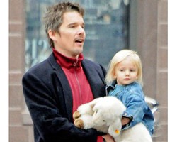 10 Selebriti yang Namai Anaknya dengan Nama Makanan 