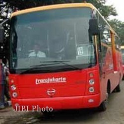  Bus TransJ Kuningan Arah Ragunan Berasap, Penumpang Panik