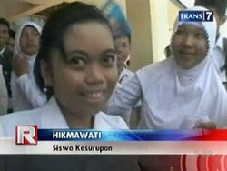 Puluhan Siswi Kesurupan, Sekolah Mencekam