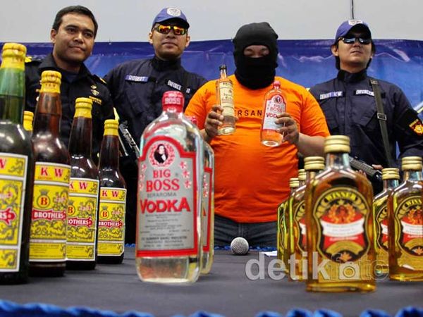 Bea Cukai Sita Ribuan Miras Palsu