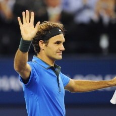 Main Dikawal Bodyguard, Federer Melaju