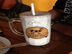 Nongkrong Asyik Sambil Mimik Susu Gajah