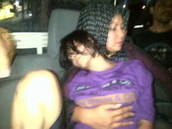 Stres! Sopir Berbikini Buka BH di Depan Polisi Saat Pemeriksaan