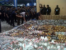 Bea Cukai Musnahkan Miras Sitaan Senilai Rp 8 M di Medan